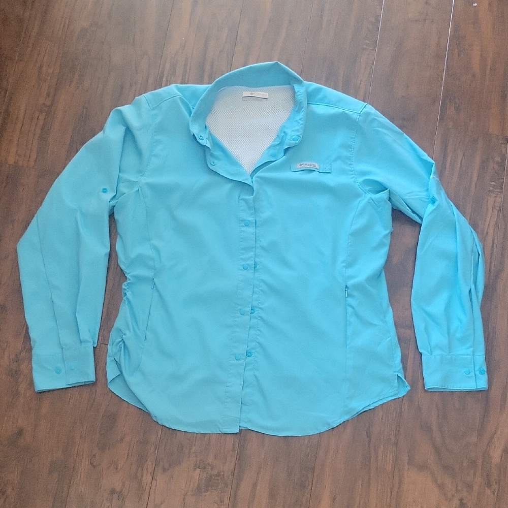 Columbia Women's Long-Sleeve Button Front Shirt in Aqua